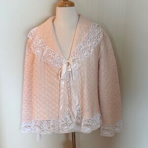 EUC~Woman’s L Vintage Patrizia Pink Quilted Lace 3/4 Length Sleeve Bed Jacket